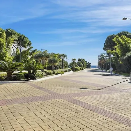 2 Bdr Next To The In Puerto Banus Apartamento