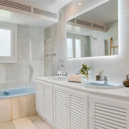2 Bdr Next To The In Puerto Banus Apartamento